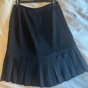 Vintage pleated black Valentino knee length skirt sz 6